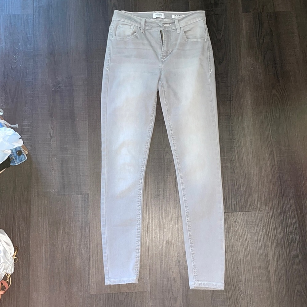 Kensie light grey high rise skinny jeans